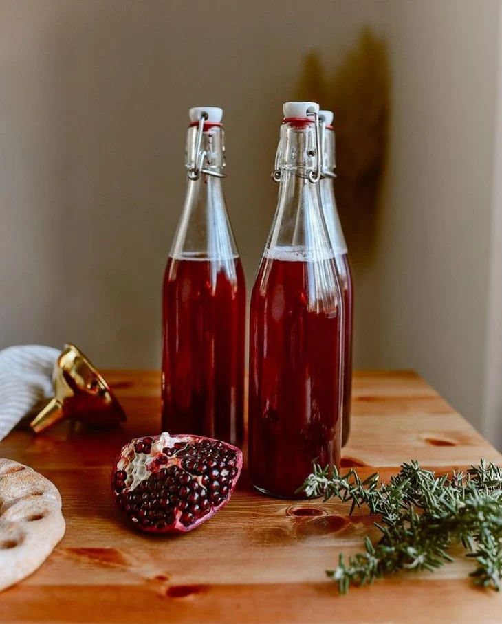 Glass bottles with swing top 1