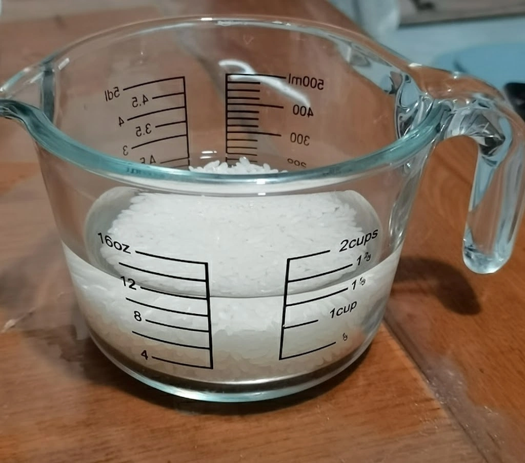 colored glass measuring cups