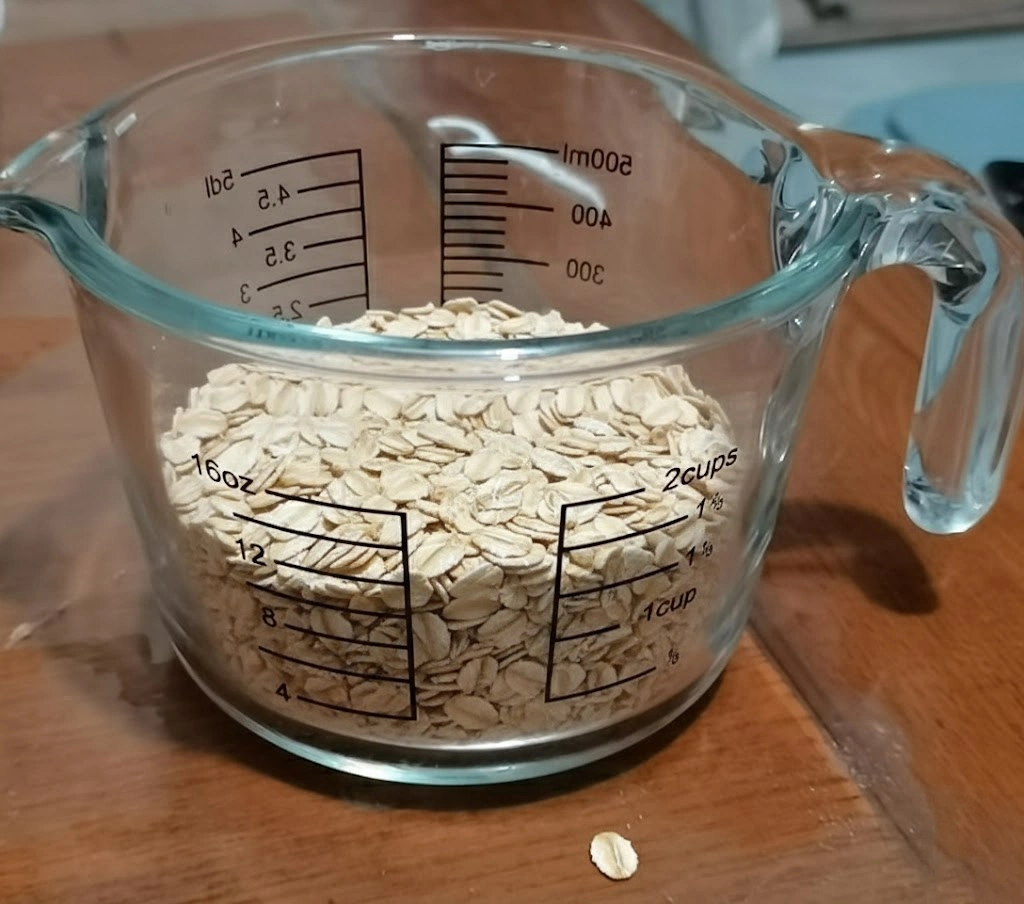 glass embossed measuring cup