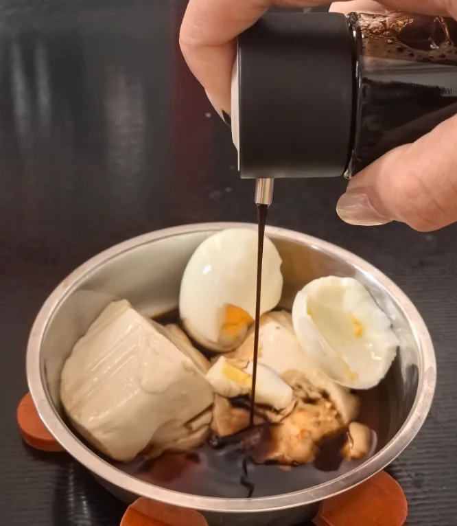 glass sauce bottle (2)