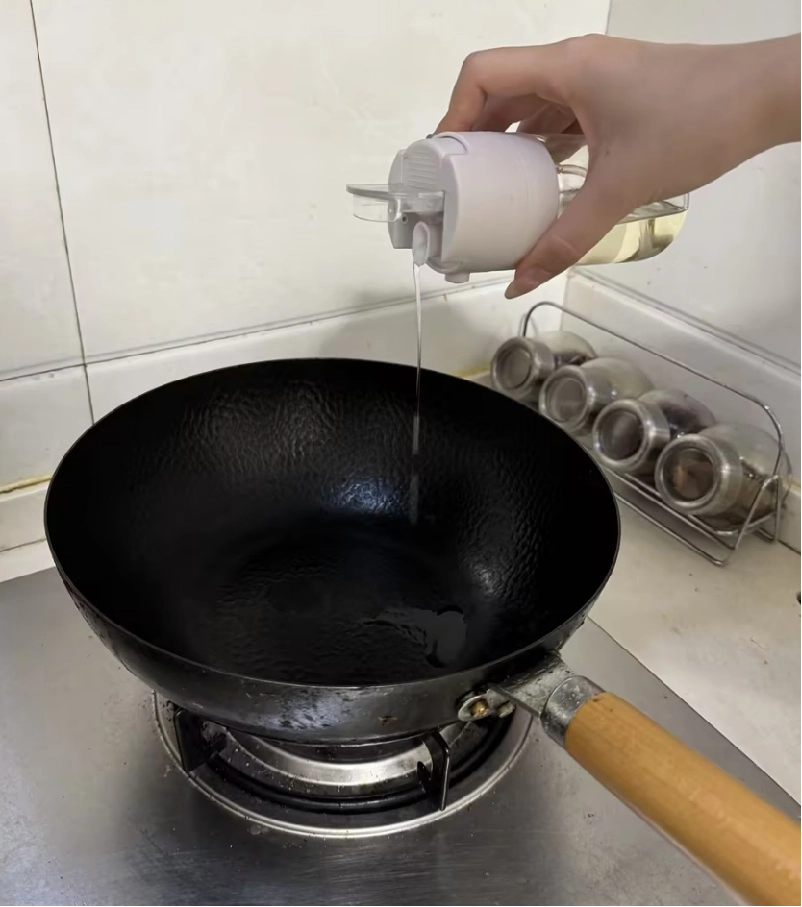 2 in 1 Oil Spray and Pour Oil Bottle (1)