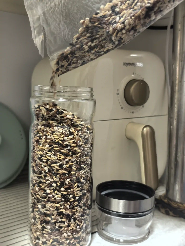 glass rice storage container(1)