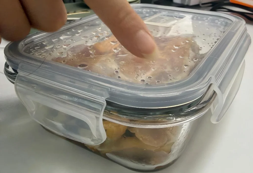 bento box with air valve (2)